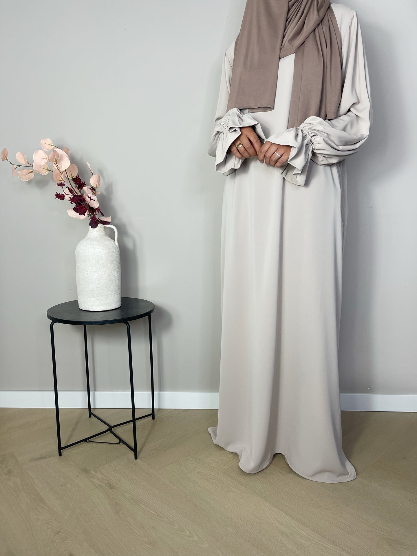 Abaya met elegante mouwtjes - Soft taupe